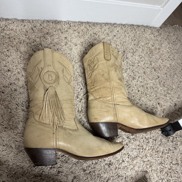 Laredo Womens Crunch Tassel Boots Size 8 Tan Leather Made in USA Western Cowgirl - Picture 3 of 9